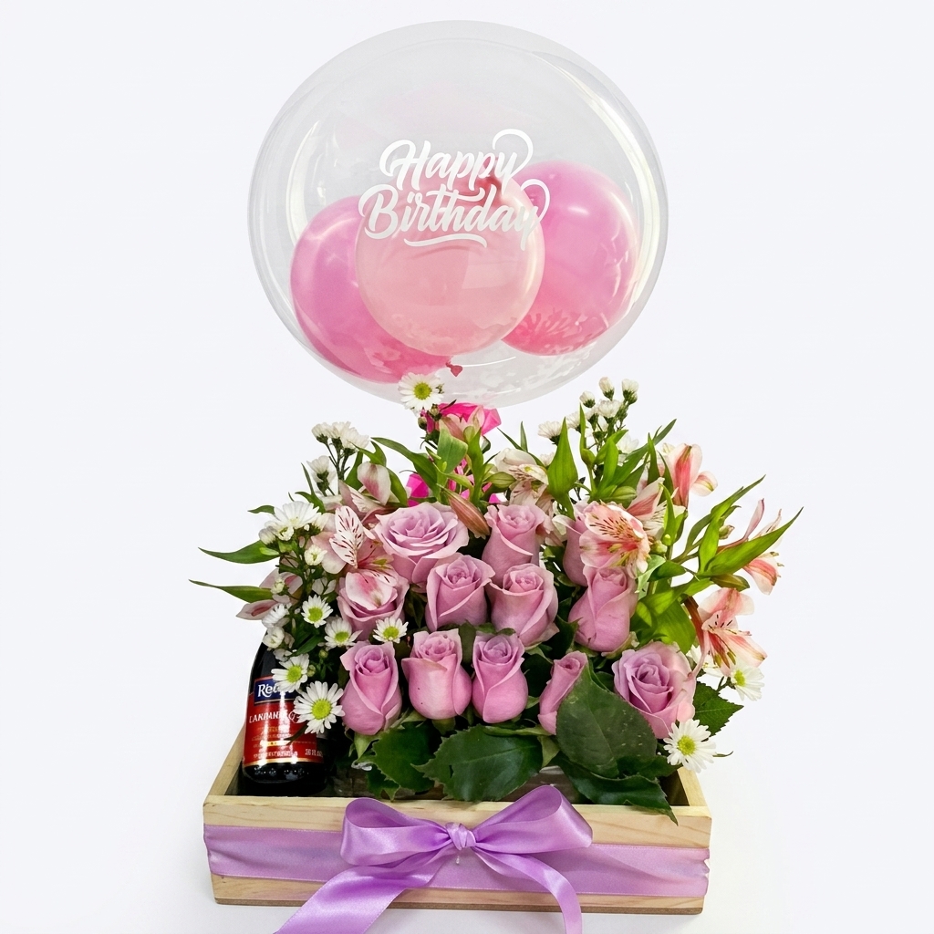 Rosas lilas con cerveza y globo en caja.
