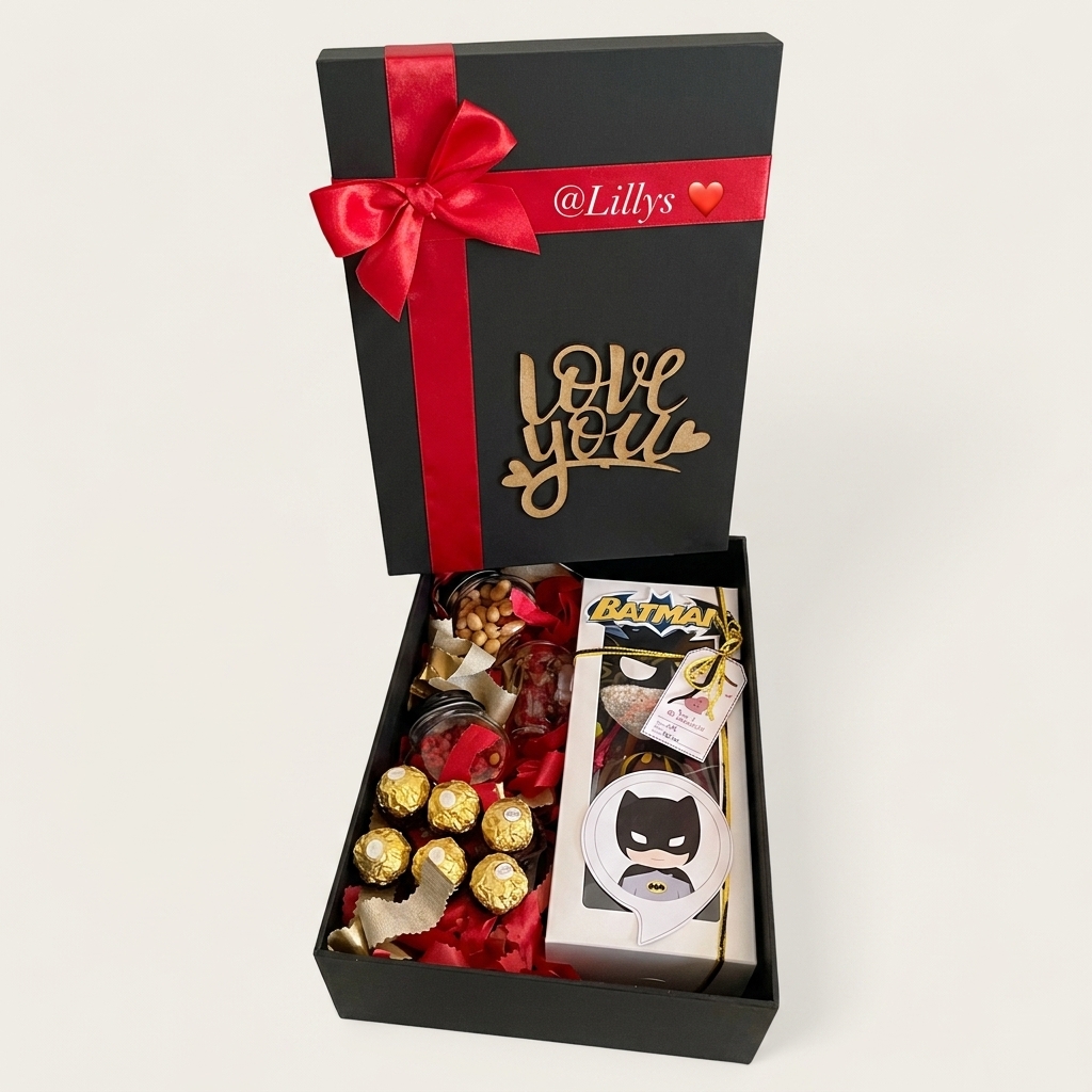 Caja negra Love You con chocolates y termo de Batman.